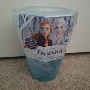 Disney Frozen 2 Surprise Puzzle -48 Piece in Plastic Gem-Shaped Storage Case